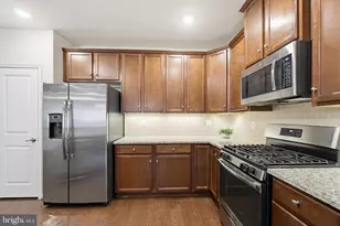 8911 Carls Ct, Ellicott City, MD 21043 - Photo 6