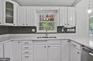 5450 Bluecoat Ln, Columbia, MD 21045 - Photo 12