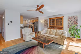 7261 Dockside Ln, Columbia, MD 21045 - Photo 16