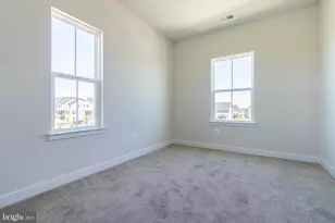 8100 Primrose Ln, Laurel, MD 20723 - Photo 2