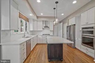 8285 Glenmar Rd, Ellicott City, MD 21043 - Photo 10