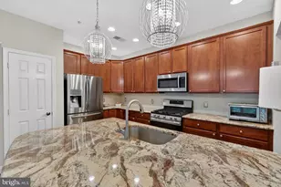 10205 Wincopin Cir, Columbia, MD 21044 - Photo 2