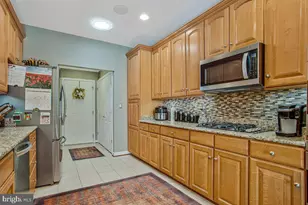 8633 Vast Rose Dr, Columbia, MD 21045 - Photo 16