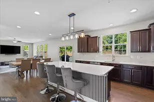 9610 Patuxent Overlook Dr, Laurel, MD 20723 - Photo 10