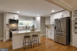 3906 Foxhill Dr, Ellicott City, MD 21042 - Photo 4