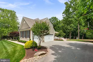 4316 Buckskin Wood Dr, Ellicott City, MD 21042 - Photo 2