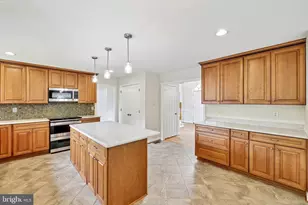 8387 Sweet Cherry Ln, Laurel, MD 20723 - Photo 10