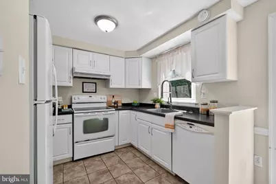 8204 Wellington Place, Jessup, MD 20794 - Photo 4