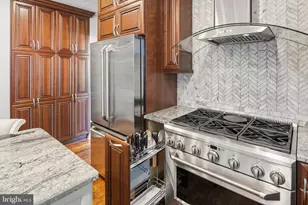 4833 Ellicott Woods Ln, Ellicott City, MD 21043 - Photo 18