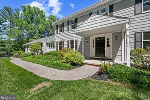 1258 Heritage Farms Ct, Sykesville, MD 21784 - Photo 2