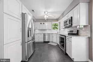 7808 Old Hollow Ln NW, Ellicott City, MD 21043 - Photo 14