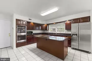 10035 Reed Ln, Ellicott City, MD 21042 - Photo 6