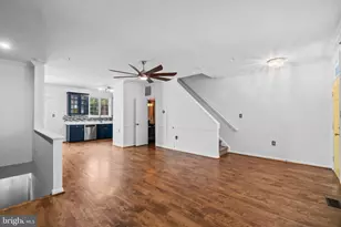 9197 Carriage House Ln, Columbia, MD 21045 - Photo 4