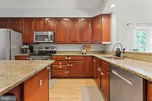 6149 Downs Ridge Ct, Elkridge, MD 21075 - Photo 8