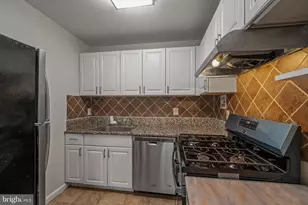 10850 Green Mountain Cir, Columbia, MD 21044 - Photo 8