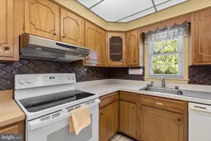 6417 Lochridge Rd, Columbia, MD 21044 - Photo 12