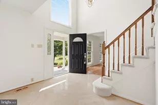 10209 Lawnmarket Ct, Ellicott City, MD 21042 - Photo 4