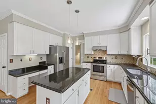 6927 Mystic Woods Way, Columbia, MD 21044 - Photo 22