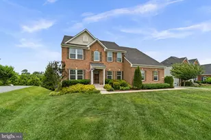 18317 Chelsea Knolls Dr, Mount Airy, MD 21771 - Photo 2
