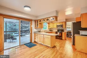 10048 Century Dr, Ellicott City, MD 21042 - Photo 16