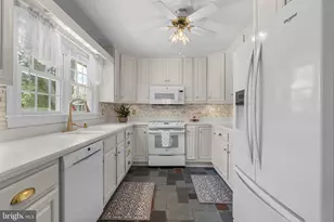 6160 Hooks Ln, Elkridge, MD 21075 - Photo 14