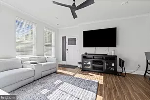 7736 Port Capital Dr, Elkridge, MD 21075 - Photo 6