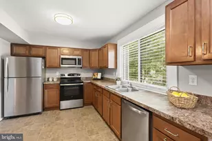 7320 Kerry Hill Ct, Columbia, MD 21045 - Photo 6
