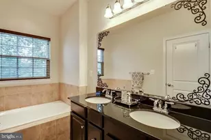 8609 Enoch Pratt Dr, Ellicott City, MD 21043 - Photo 14