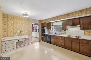 9707 Hollowood Ct, Ellicott City, MD 21042 - Photo 12
