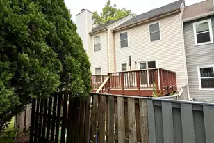 9609 Clocktower Ln, Columbia, MD 21046 - Photo 2