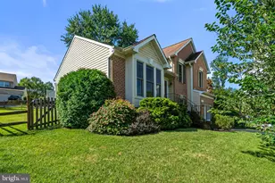 9543 Ridgeview Dr, Columbia, MD 21046 - Photo 2