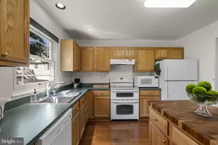 9543 Ridgeview Dr, Columbia, MD 21046 - Photo 16
