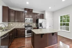 8621 Enoch Pratt Dr, Ellicott City, MD 21043 - Photo 10