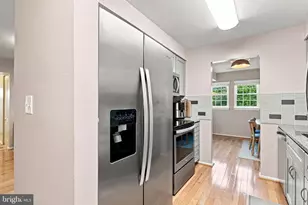 8555 Falls Run Rd, Ellicott City, MD 21043 - Photo 14