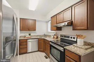 8112 Wooded Glen Ct, Ellicott City, MD 21043 - Photo 10