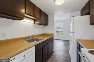 8769 Hayshed Ln, Columbia, MD 21045 - Photo 6
