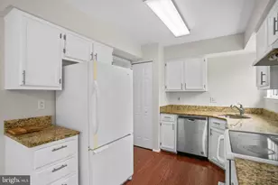 8113 Wooded Glen Ct, Ellicott City, MD 21043 - Photo 12