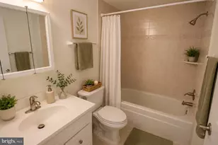 10850 Green Mountain Cir, Columbia, MD 21044 - Photo 10