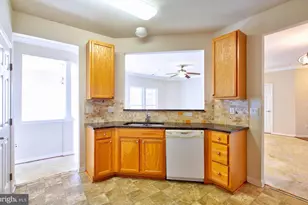 8460 Ice Crystal Dr, Laurel, MD 20723 - Photo 12