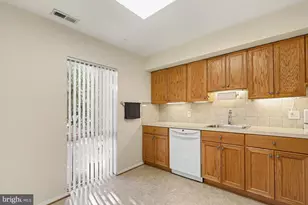 10800 Green Mountain Cir, Columbia, MD 21044 - Photo 6