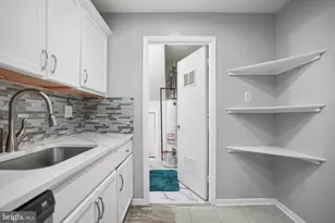 9240 Bridle Path Ln, Laurel, MD 20723 - Photo 12