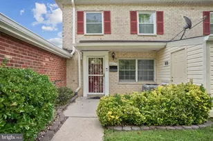 9240 Bridle Path Ln, Laurel, MD 20723 - Photo 2