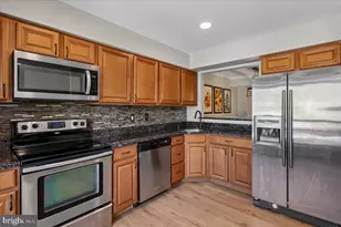7737 Chatfield Ln, Ellicott City, MD 21043 - Photo 6