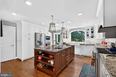13713 Barberry Way, Sykesville, MD 21784 - Photo 4