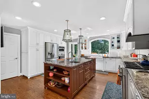 13713 Barberry Way, Sykesville, MD 21784 - Photo 4