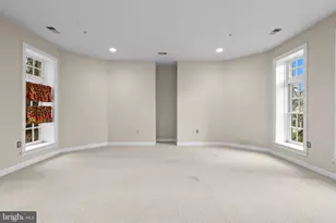 8605 Burning Tree Rd, Bethesda, MD 20817 - Photo 36