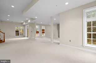 8605 Burning Tree Rd, Bethesda, MD 20817 - Photo 34