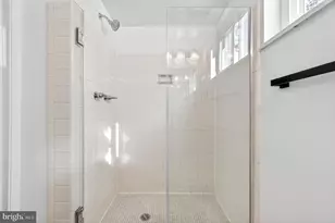 6813 Winterberry Ln, Bethesda, MD 20817 - Photo 32