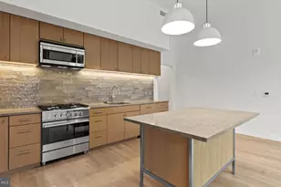 10511 Strathmore Hall St, North Bethesda, MD 20852 - Photo 2