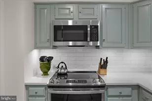 8101 Connecticut Ave, Chevy Chase, MD 20815 - Photo 18